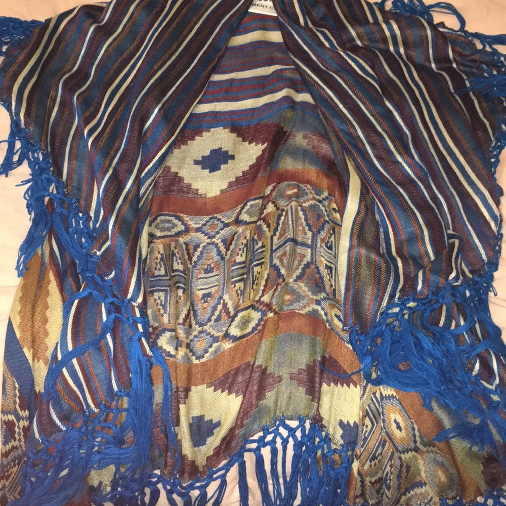 Open poncho - Picture 2 of 2
